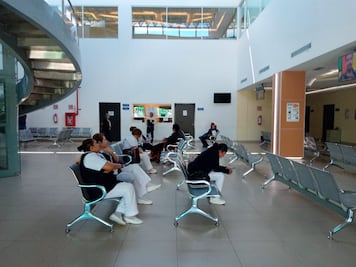 Hospital de Juchitán cumple dos días de paro; piden reparaciones e insumos