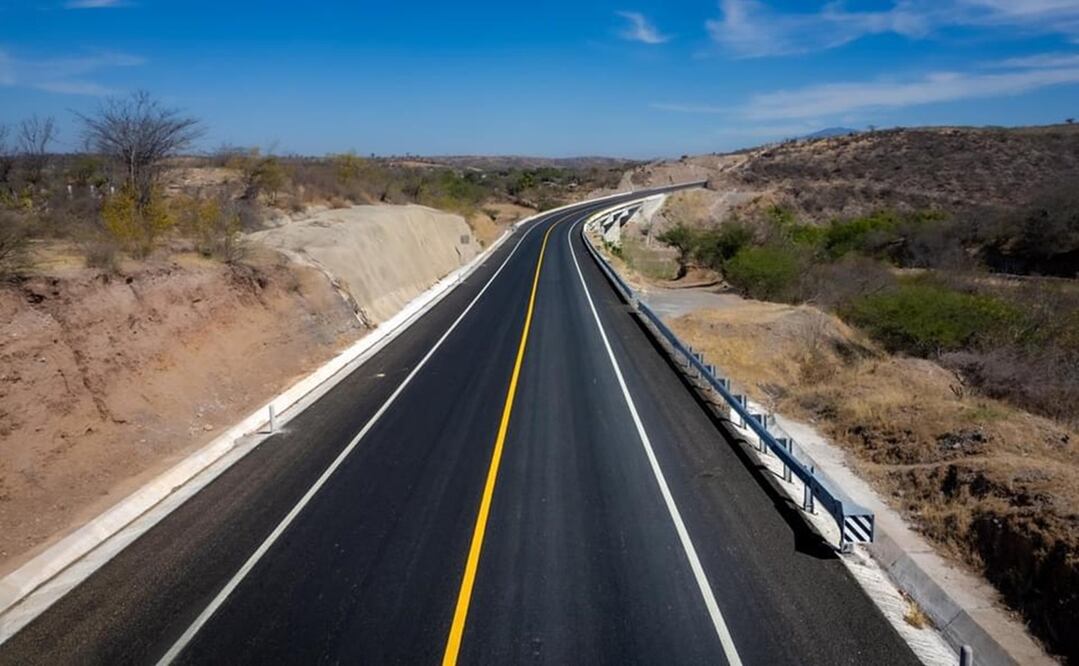 Gobierno federal anuncia reconstrucción y mantenimiento de 904 kilómetros de carretera en la Mixteca de Oaxaca. Foto: Especial