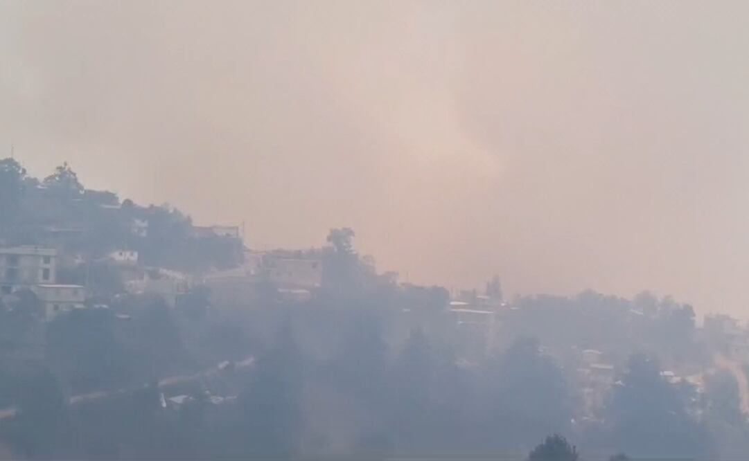 Pobladores de Tepuxtepec, Oaxaca, piden auxilio al gobierno para combatir incendio forestal. Foto: Captura de video