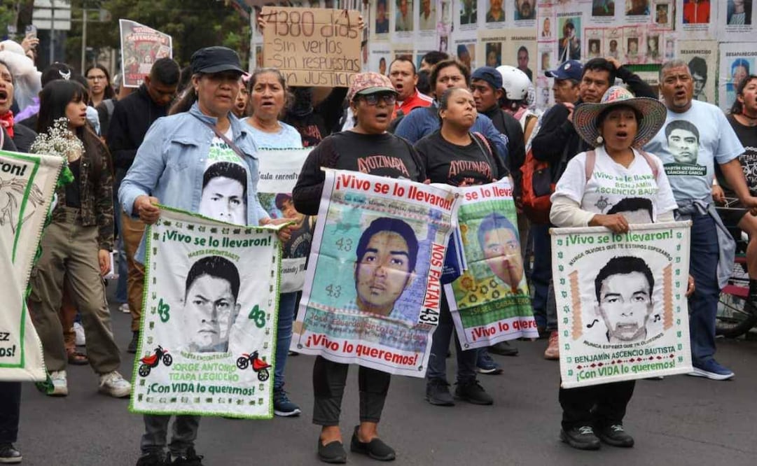 Aspectos de la marcha por el 12° aniversario de la desaparición de los 43 normalistas de Ayotzinapa, en la Ciudad de México el 26 de septiembre de 2026. Foto: Karla Guerrero / EL UNIVERSAL