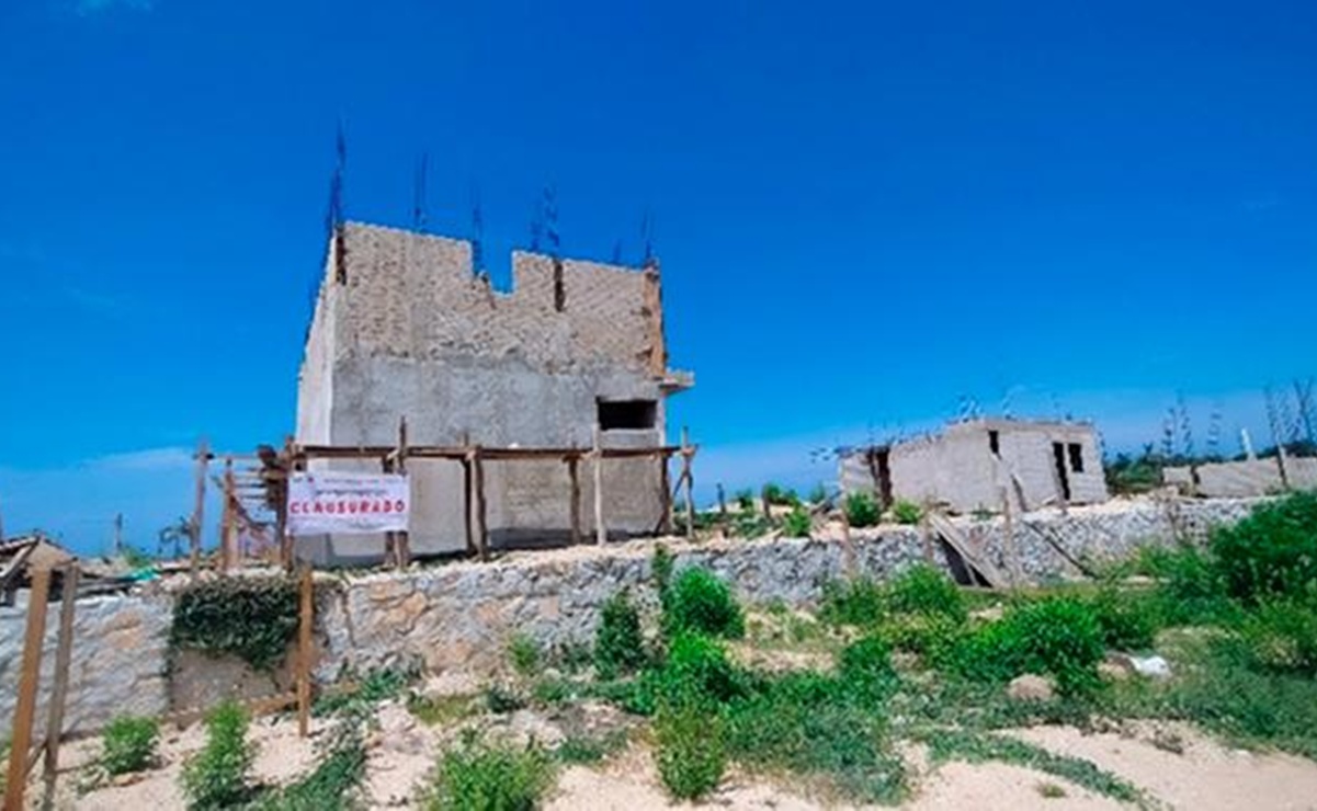 Profepa clausura proyecto inmobiliario en Puerto Escondido, construido en terrenos forestales