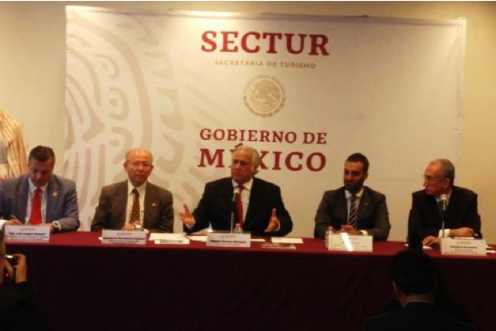 Aeropuerto de Santa Lucía será para vuelos internacionales y AICM para nacionales