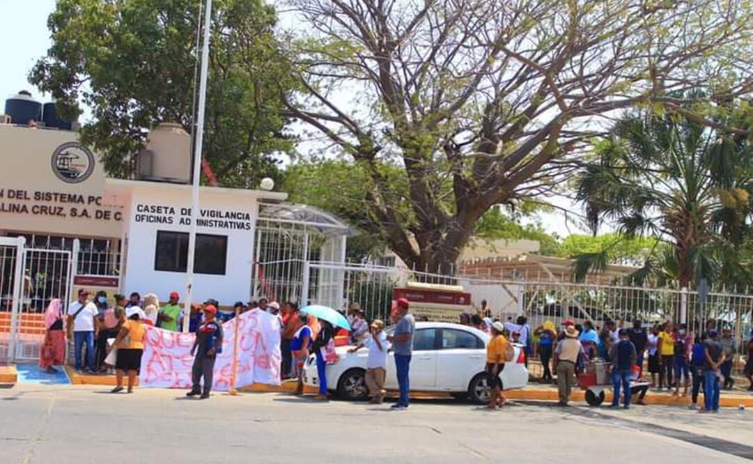Tras reclamo de pago de 10 mdp, acuerdan en Oaxaca frenar extracción de rocas para escollera del Interoceánico