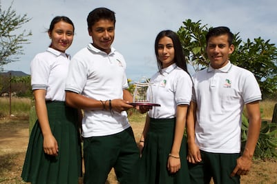 Oaxaca, primer estado del sureste en usar uniforme neutro