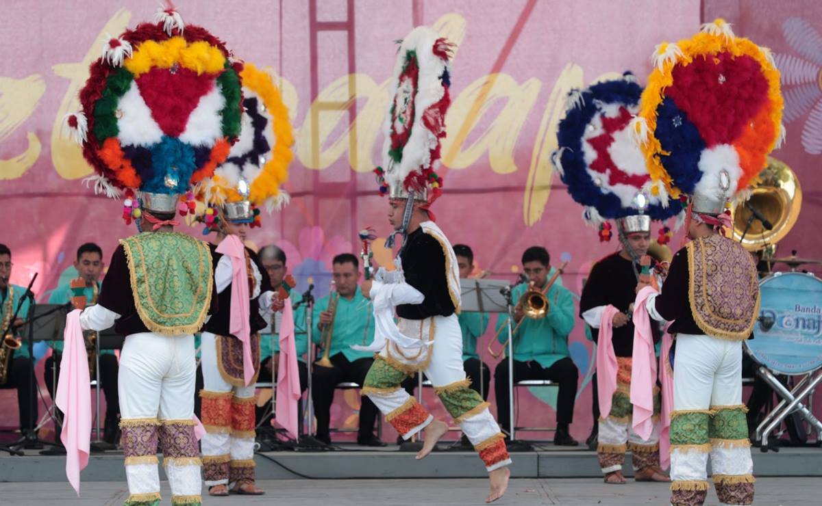 Se viste de colores y raíces oaxaqueñas el Cerro de la Estrella, con presentación de Guelaguetza 2022