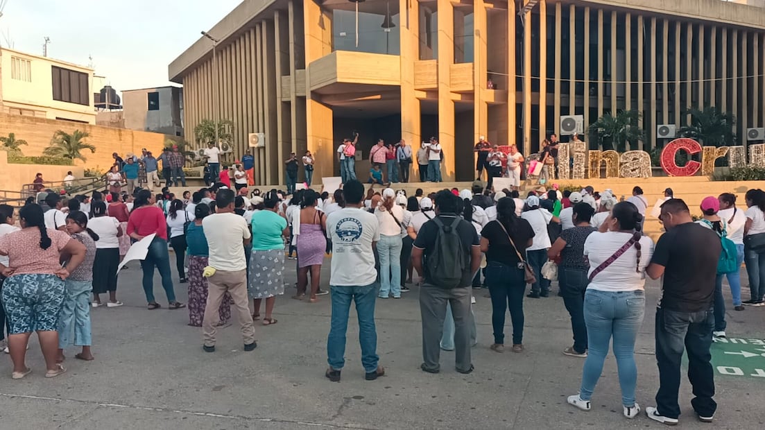 La protesta llegó hasta el palacio municipal de Salina Cruz