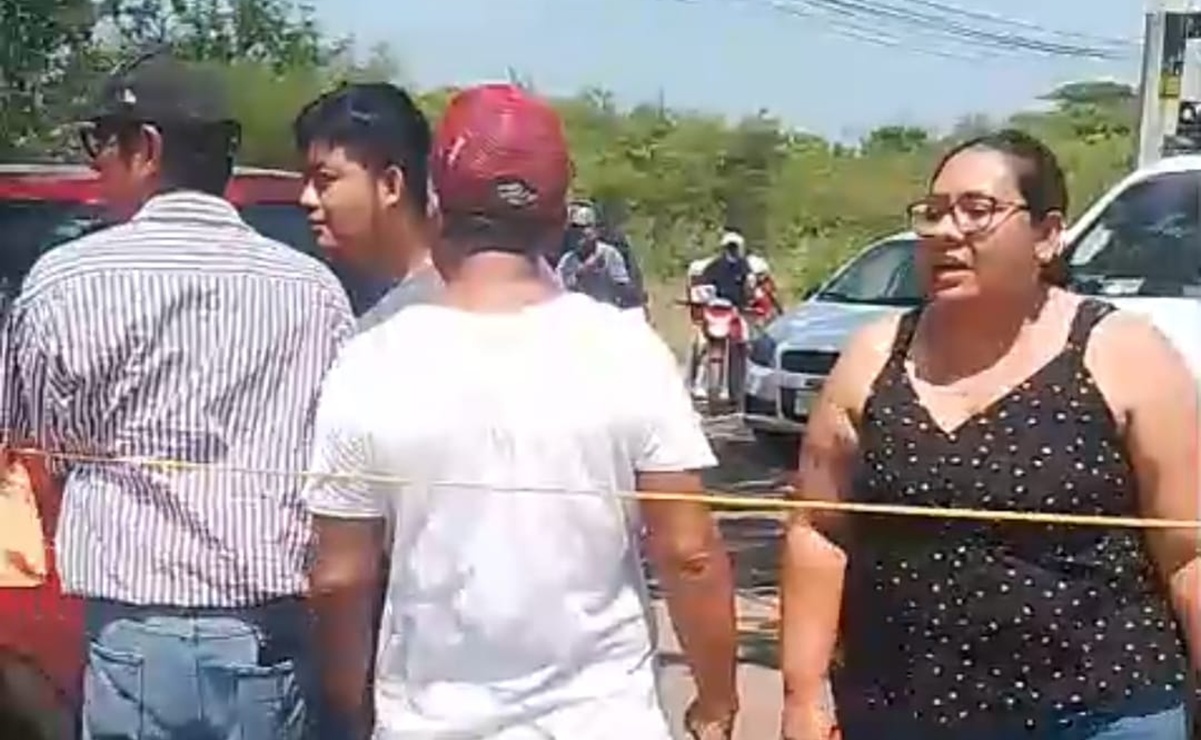 Padres protestan en el Istmo: acusan de rechazo a alumnos con mejores promedios en la Escuela Normal de Juchitán