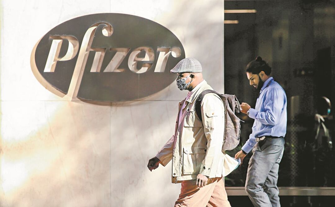 CEO de Pfizer ve "necesaria" cuarta dosis de vacuna contra el Covid. Foto: AFP