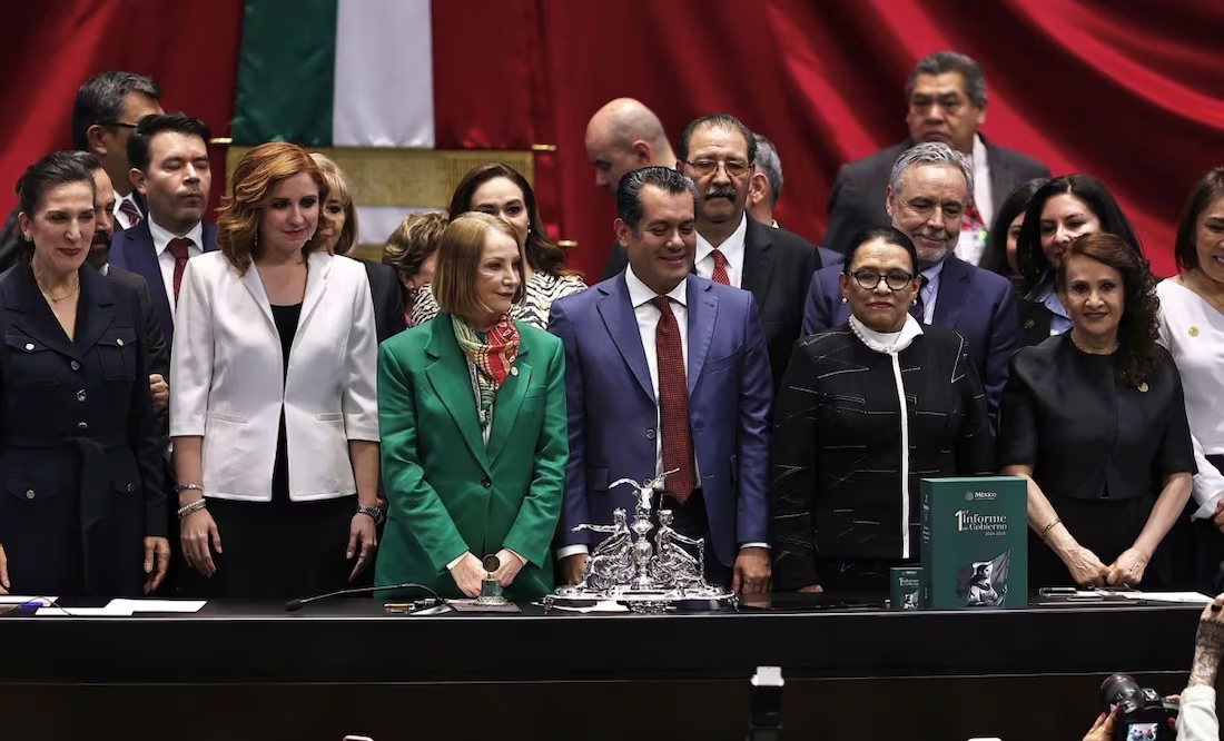 En menos de 10 minutos, Rosa Icela entrega a Diputados informe de gobierno de Sheinbaum; no hubo discurso de la funcionaria