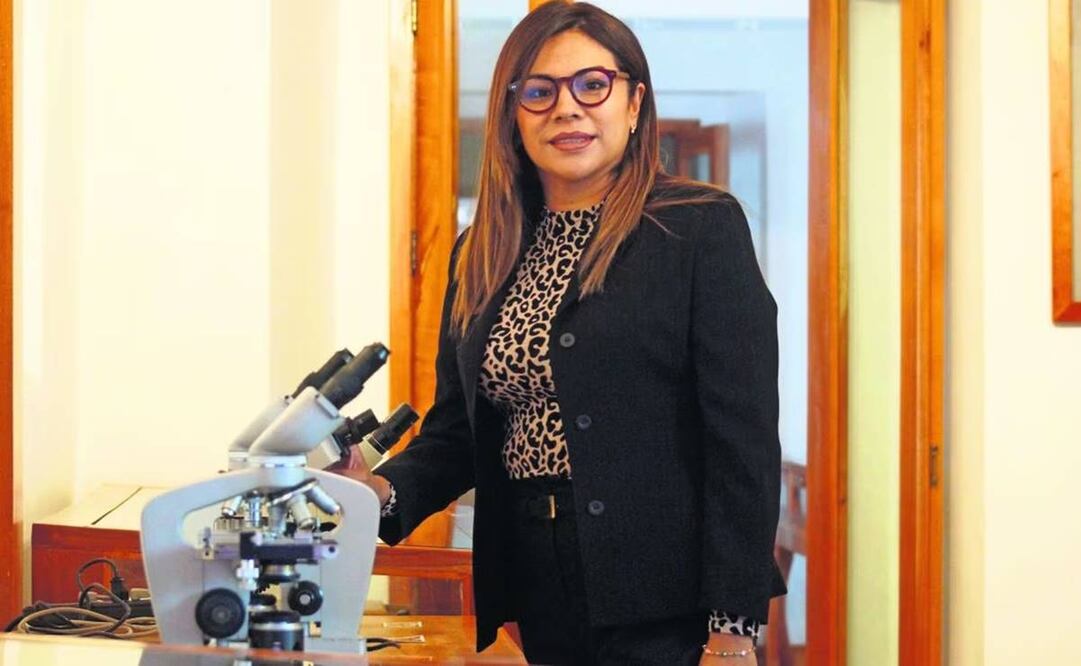 Por hallazgos para detección temprana del cáncer de hígado, reconocen a Verónica Vásquez con Premio de Investigación en Oaxaca