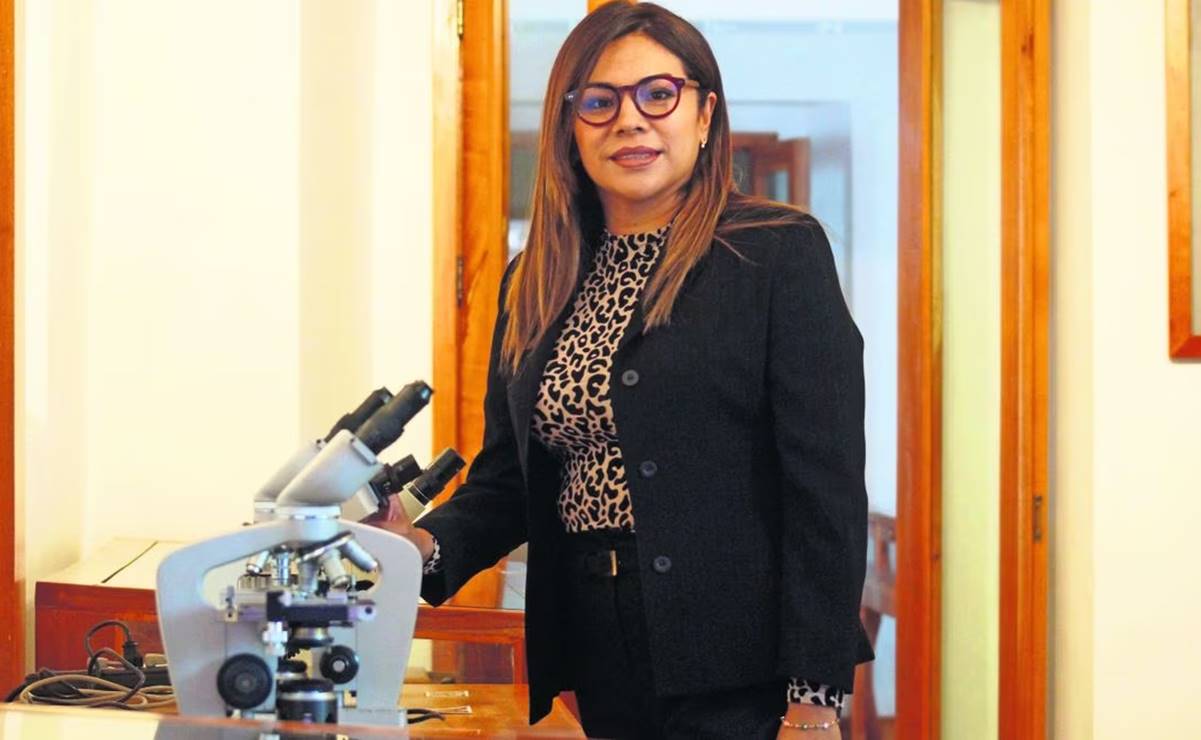 Por hallazgos para detección temprana del cáncer de hígado, reconocen a Verónica Vásquez con Premio de Investigación en Oaxaca