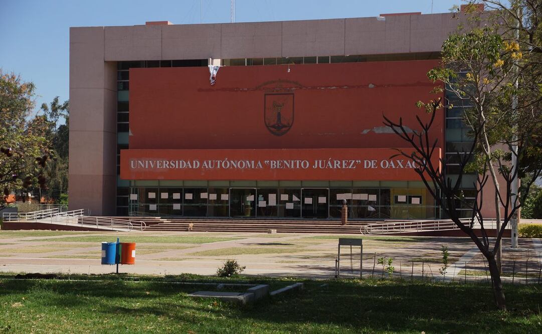 Exrector de la UABJO exige a AMLO y al gobierno de Oaxaca respeto a autonomía. Foto: Archivo