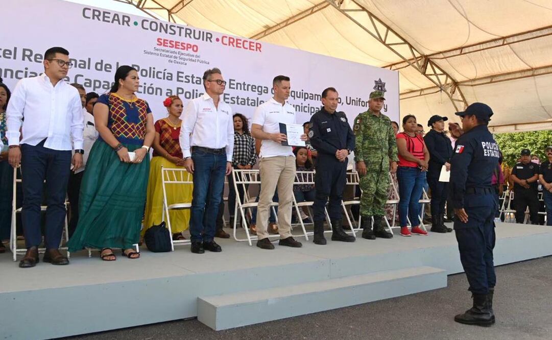 Inaugura Murat Hinojosa el Cuartel Regional de la Policía Estatal en El Espinal, Oaxaca. Fotos: Especiales