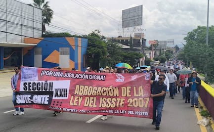 Marcha de la Sección 22 y más de 40 escuelas sin clases, marcan el inicio del ciclo escolar en Oaxaca
