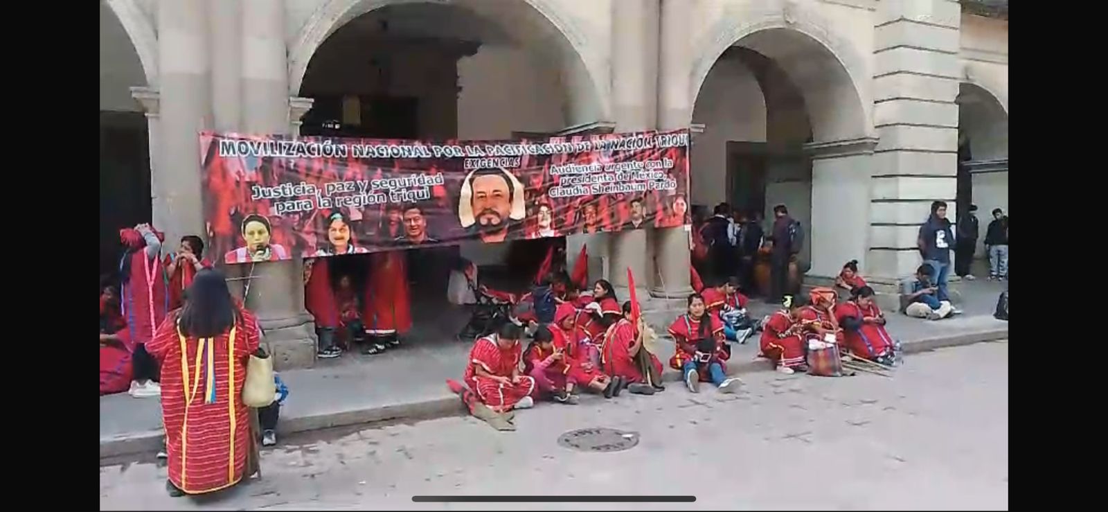 Alerta MULT por escalada de violencia en la región triqui de Oaxaca ; piden atención de Sheinbaum