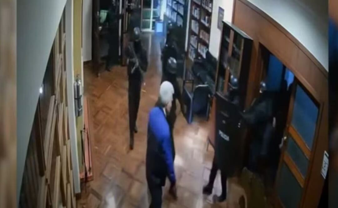 AMLO da a conocer VIDEO sobre asalto a la embajada de México en Ecuador. Foto: Captura de video