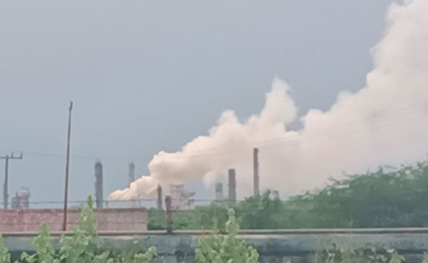 Nube de humo de la refinería de Pemex cubre el cielo de Salina Cruz, Oaxaca; esto fue lo que pasó