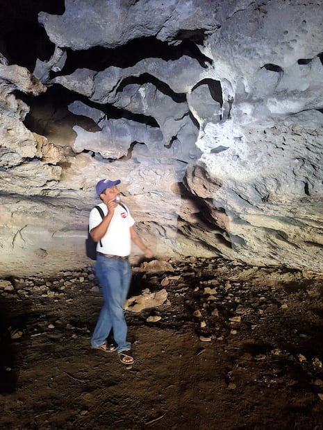Para visitar las cuevas de Mitla es necesario contratar a guías locales.