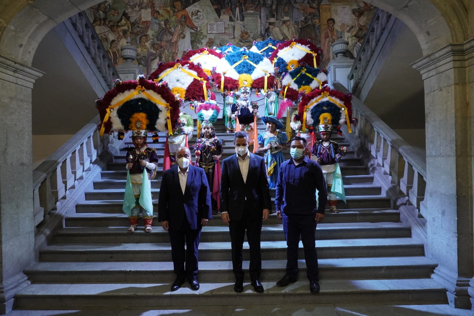 “Abramos la conversación” sobre reforma eléctrica, insiste Murat; “no soy sumiso a ningún partido”, dice