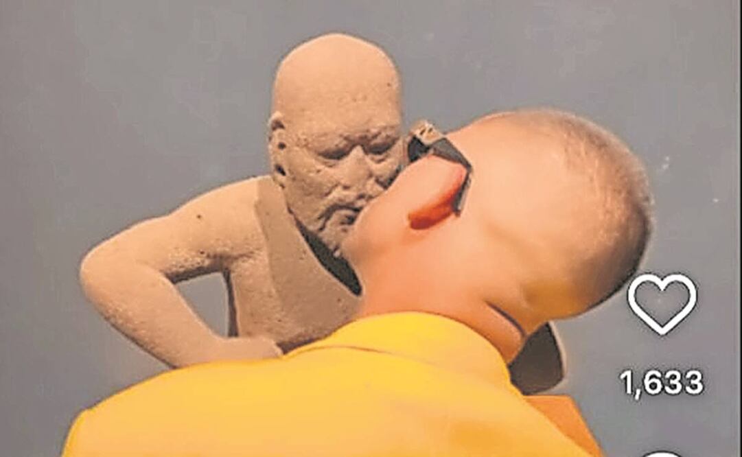 Artista exhibe nula seguridad en el Museo de Antropología. Foto: Especial.