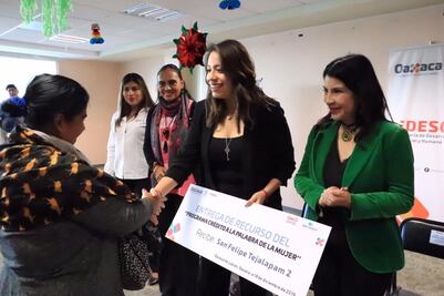Otorgan 157 créditos a mujeres emprendedoras para impulsar su independencia económica
