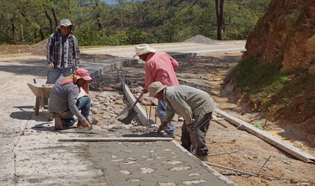 Caminos rurales de AMLO generaron más de 31 mil empleos en pueblos indígenas: INPI