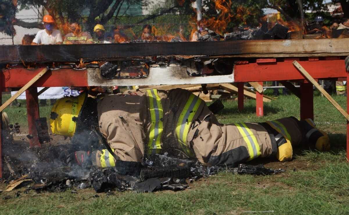 Capacitan en Oaxaca a brigadas de bomberos de 20 empresas; realizan demostración de habilidades