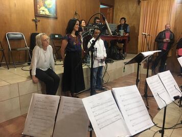 Graba Julieta Venegas colaboración con los niños de la Banda Filarmónica de Ayutla