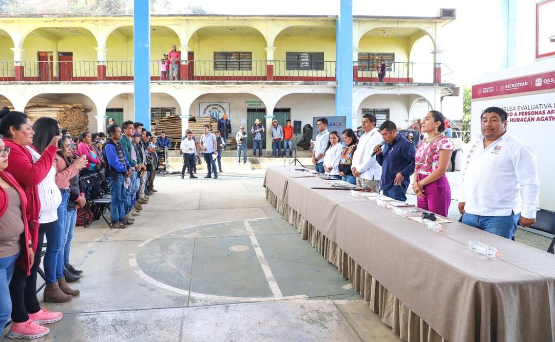 Función Pública de Oaxaca auditará a 31 municipios que recibieron recursos tras el paso de Agatha. Fotos: Especiales