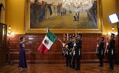 De Oaxaca, las cadetes que entregaron la bandera a Claudia Sheinbaum en El Grito