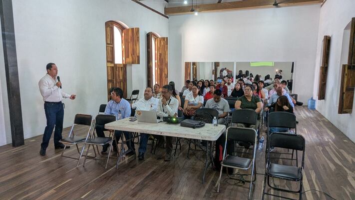 Autoridades del Istmo de Oaxaca desdeñan reunión con los SSO para evaluar casos de sarampión y gusano barrenador  