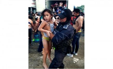 Hallan encerrados a 134 migrantes en caja de tráiler