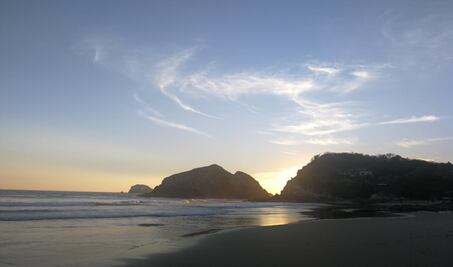 Zipolite, la única playa nudista de México, cierra ante la pandemia