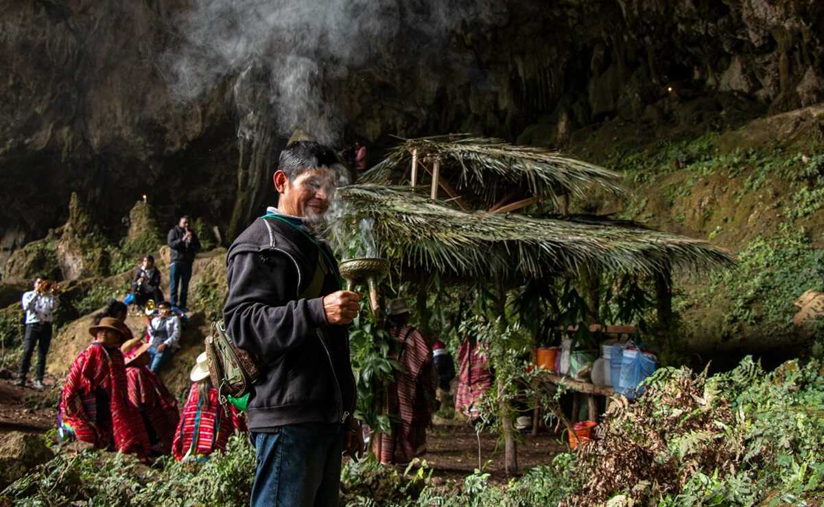 Con el pedimento al Señor Rayo, naciones savi y triqui viven en armonía con la naturaleza. Foto: Juana García