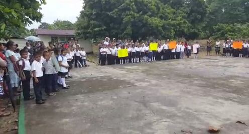 Niños chimalpenses piden a AMLO educación digna