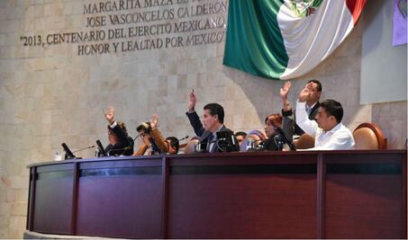 Diputados de Oaxaca retrasan por un mes comparecencias de funcionarios