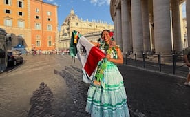 FOTOS: Enid Azucena, la Diosa Centéotl de Oaxaca celebra su cumpleaños en el coliseo de Roma