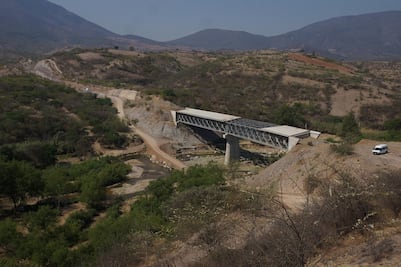 Tras una década de iniciada, buscan concluir supercarretera a la Costa