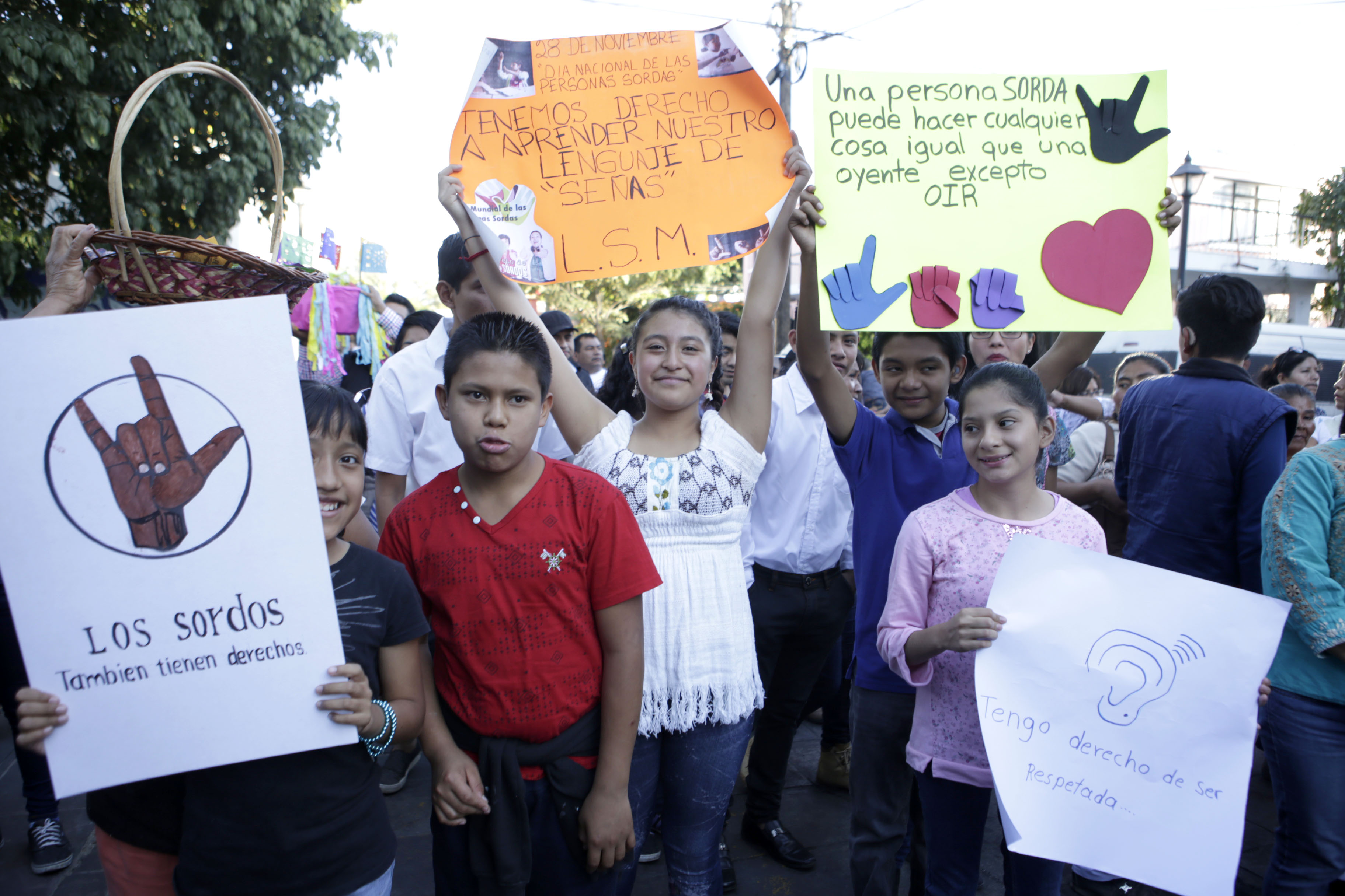 Personas con discapacidad auditiva piden un Oaxaca incluyente