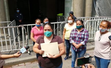 Comerciantes del kiosko del zócalo capitalino piden apoyos económicos antes crisis por Covid-19