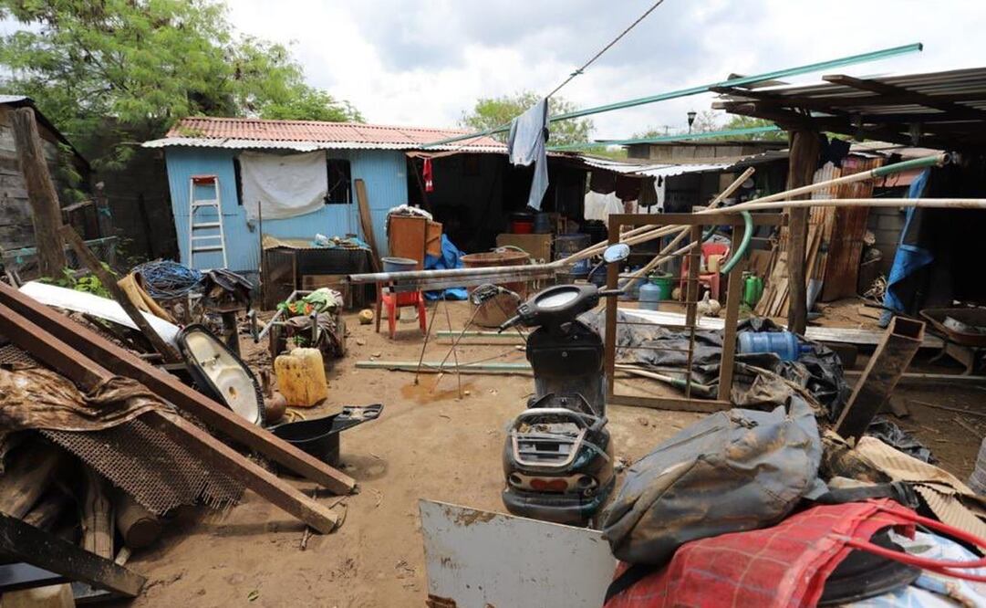 Calculan en Oaxaca 7 mil familias afectadas por huracán Agatha a su paso por Tonameca. Foto: Ivette Morán