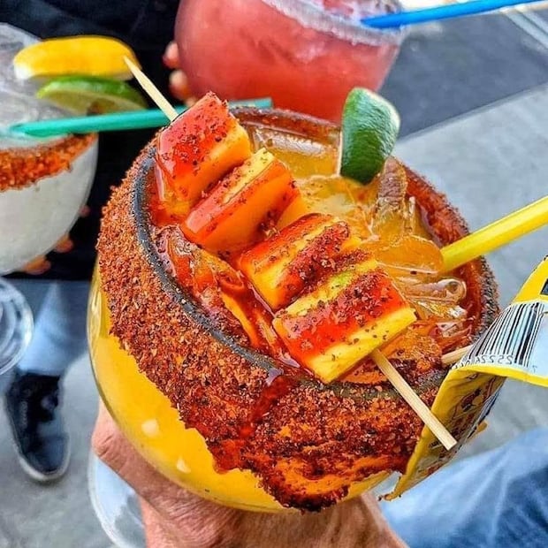 Esta feria lleva el arte de hacer micheladas a otro nivel. Foto: Fb@Feria de la Michelada Oaxaca