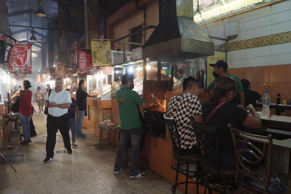 Serán 33 los comerciantes reubicados por obras en el Pasillo de Humo, espacio culinario de Oaxaca. Foto: Edwin Hernández