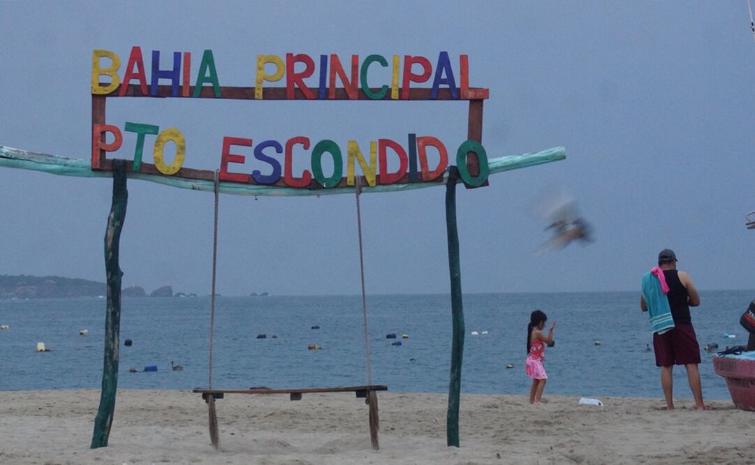 Suspenden clases en la Costa de Oaxaca por el huracán Erick. Foto: Edwin Hernández