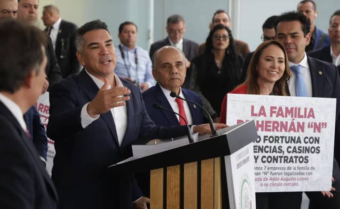 Grupo Parlamentario del PRI anuncia que denunció penalmente a integrantes de Morena, incluido el expresidente López Obrador. Foto: Carlos Mejía/ EL UNIVERSAL