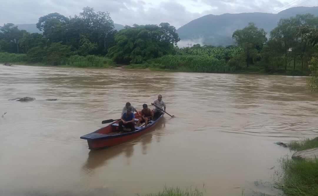 Gobierno federal inicia censo de viviendas y cultivos afectados por John en Oaxaca. Foto: Especial