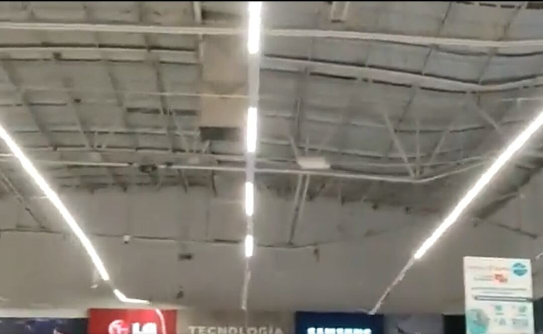En el lugar, personas que se encontraban comprando grabaron el momento en que las vigas del techo se fracturaron a causa del peso del granizo. Foto: captura de video