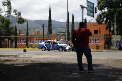 Atentan contra dirigente de taxistas de la CTM; se reporta grave