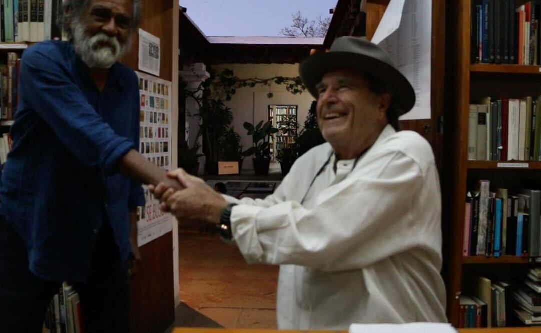 “El Palenque”, el libro de viajes de Paul Theroux que ideó e ilustró Francisco Toledo. Foto: Especial