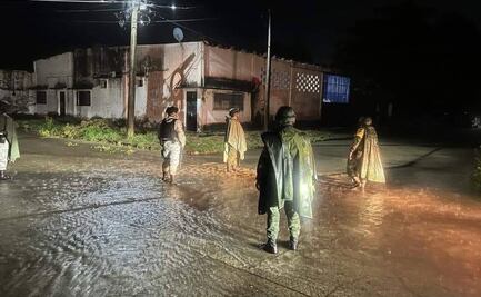 Advierten fuertes lluvias en 6 regiones de Oaxaca; despliegan brigadas contra dengue en Tapanatepec